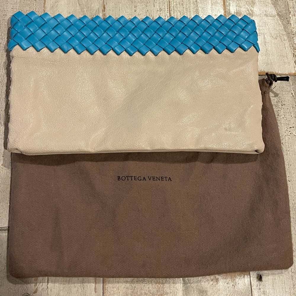 BOTTEGA VENETA IVORY & TURQUOISE CLUTCH